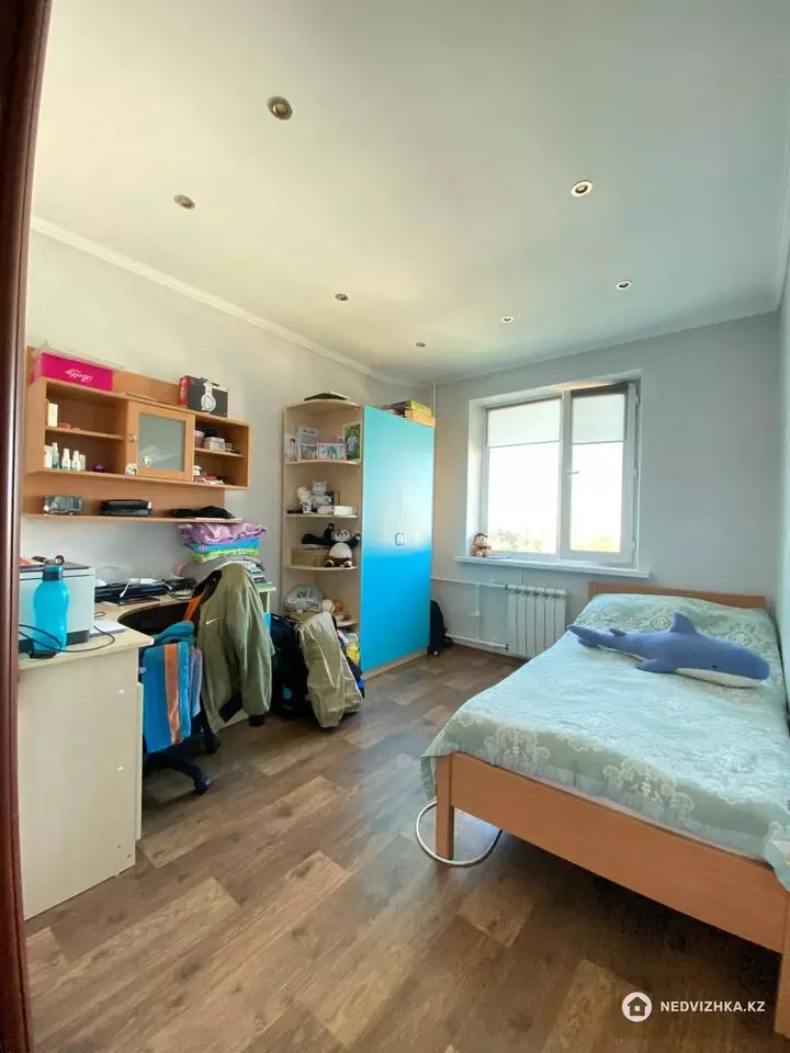 4-комнатная квартира, этаж 8 из 9, 77 м², фотография 5