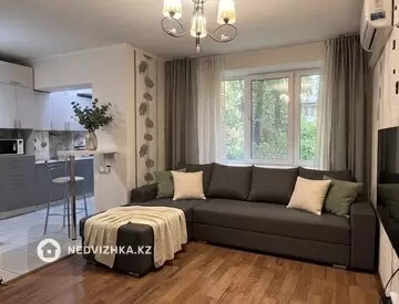 4-комнатная квартира, этаж 2 из 5, 82 м², миниатюра 1