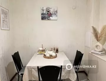 4-комнатная квартира, этаж 2 из 5, 82 м², миниатюра 3