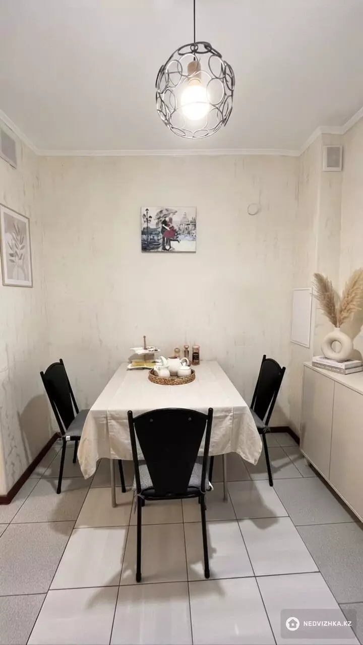 4-комнатная квартира, этаж 2 из 5, 82 м², фотография 3
