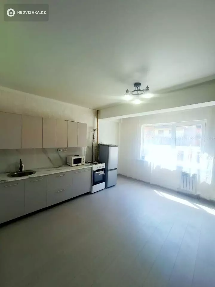 2-комнатная квартира, этаж 2 из 5, 51 м², фотография 2