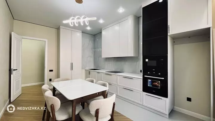 3-комнатная квартира, этаж 4 из 16, 71 м², фотография 2