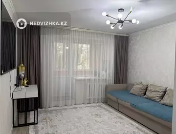 2-комнатная квартира, этаж 1 из 9, 50 м², миниатюра 1