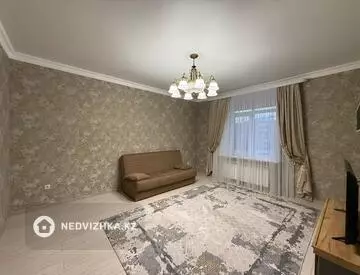 2-комнатная квартира, этаж 2 из 5, 64 м², миниатюра 2