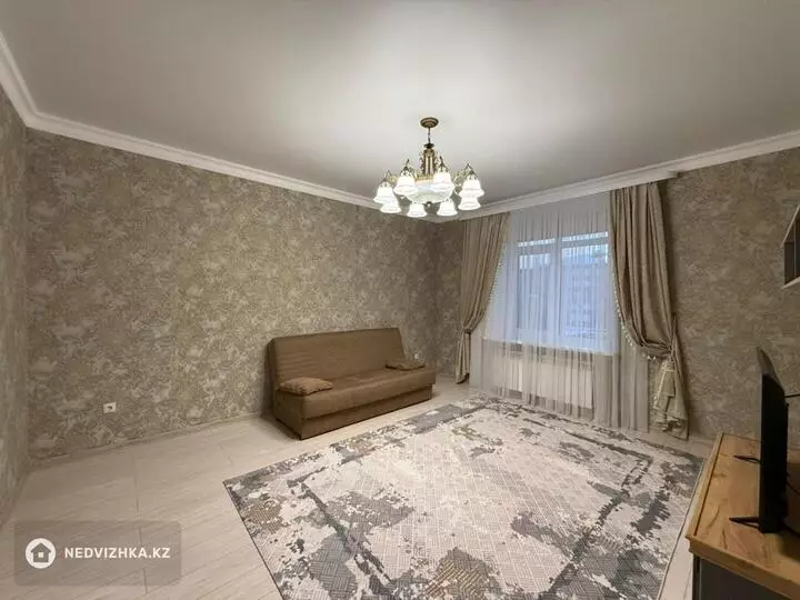 2-комнатная квартира, этаж 2 из 5, 64 м², фотография 2