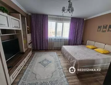 1-комнатная квартира, этаж 6 из 10, 46 м², На длительный срок, миниатюра 4