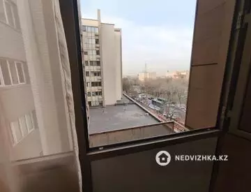 1-комнатная квартира, этаж 6 из 10, 46 м², На длительный срок, миниатюра 12