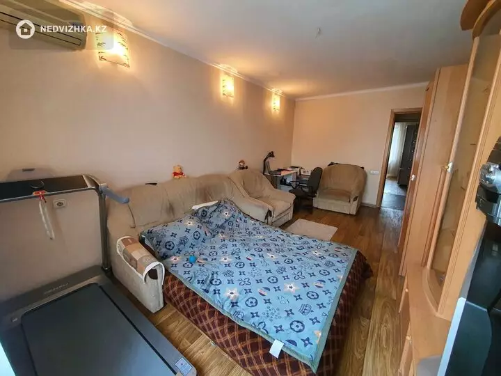 2-комнатная квартира, этаж 4 из 5, 53 м², фотография 4