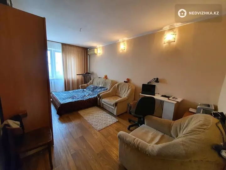 2-комнатная квартира, этаж 4 из 5, 53 м², фотография 3