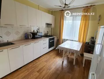 2-комнатная квартира, этаж 4 из 5, 53 м², миниатюра 1