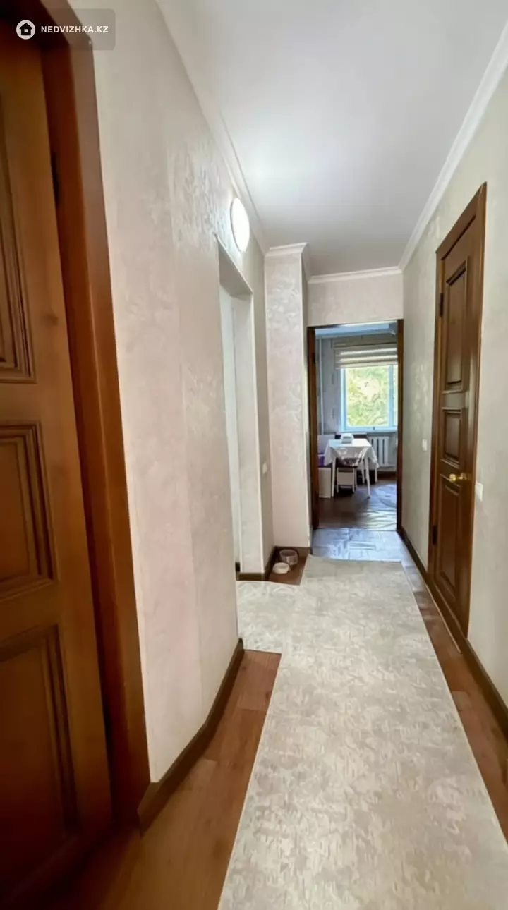 3-комнатная квартира, этаж 4 из 5, 68 м², фотография 5