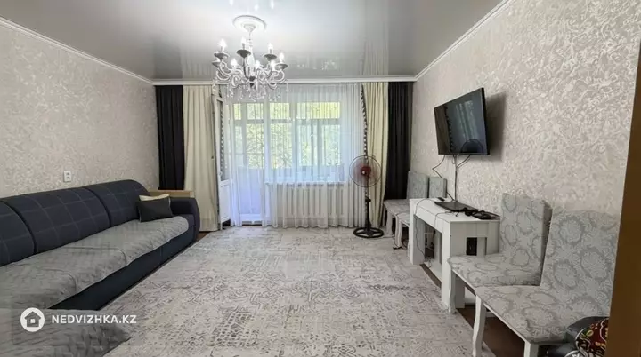3-комнатная квартира, этаж 4 из 5, 68 м²