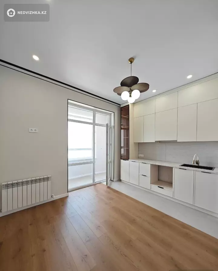 3-комнатная квартира, этаж 14 из 18, 85 м², фотография 2