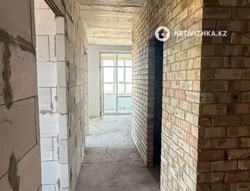 3-комнатная квартира, этаж 5 из 9, 61 м², миниатюра 2