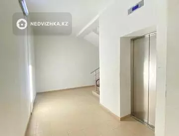 3-комнатная квартира, этаж 7 из 10, 72 м², миниатюра 2