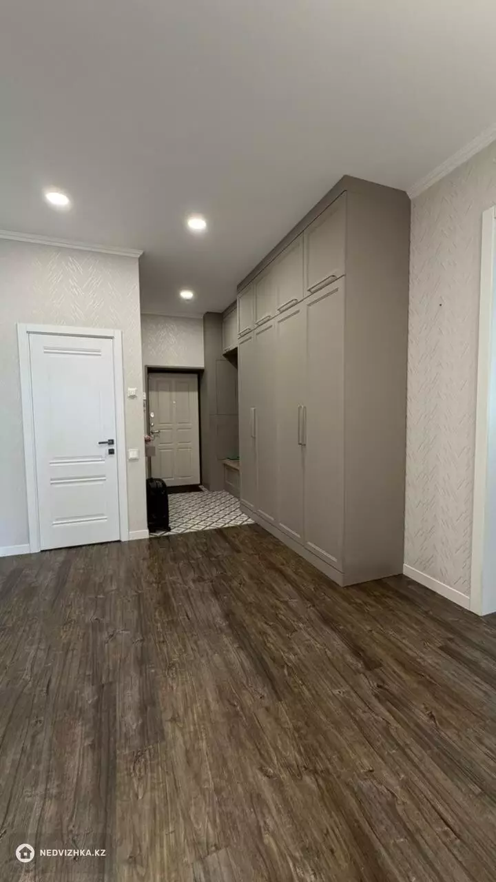 4-комнатная квартира, этаж 6 из 9, 105 м², фотография 3