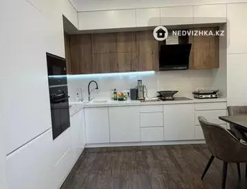4-комнатная квартира, этаж 6 из 9, 105 м², миниатюра 2