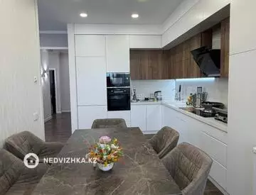 4-комнатная квартира, этаж 6 из 9, 105 м², миниатюра 1