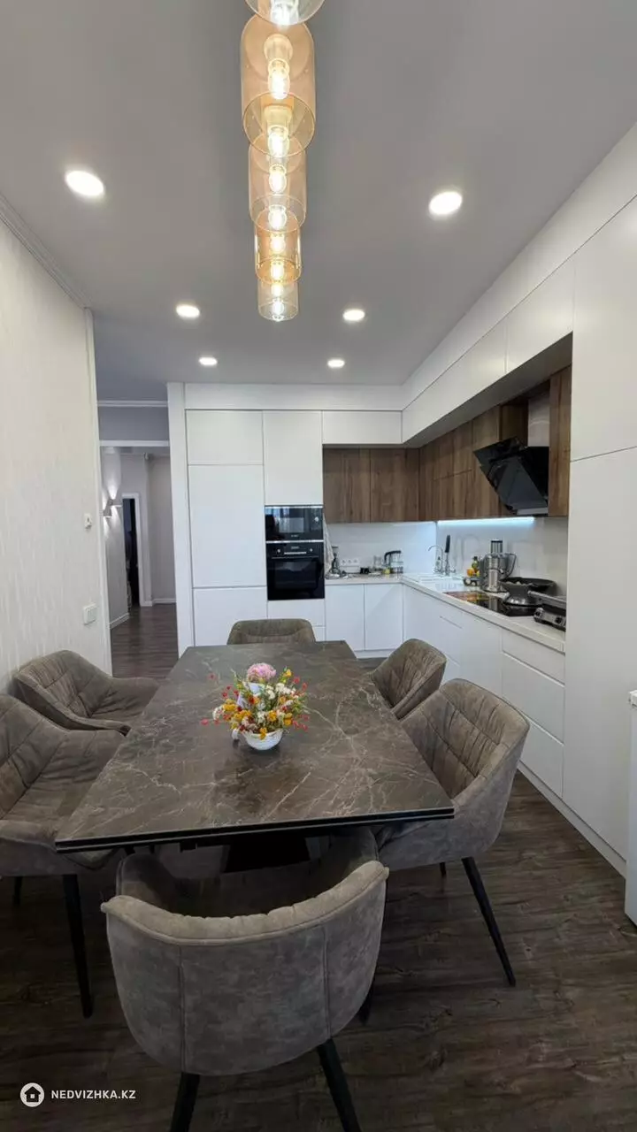 4-комнатная квартира, этаж 6 из 9, 105 м²