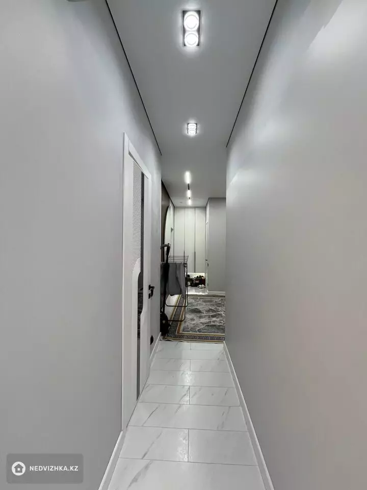 3-комнатная квартира, этаж 2 из 10, 71 м², На длительный срок, фотография 3