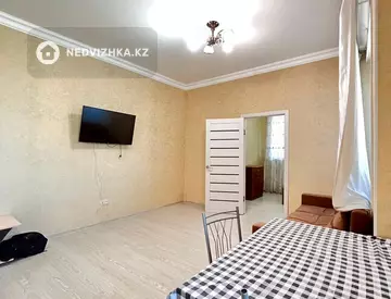 2-комнатная квартира, этаж 8 из 20, 43 м², миниатюра 5