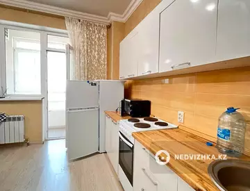2-комнатная квартира, этаж 8 из 20, 43 м², миниатюра 11