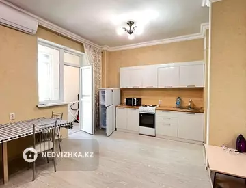 2-комнатная квартира, этаж 8 из 20, 43 м², миниатюра 12
