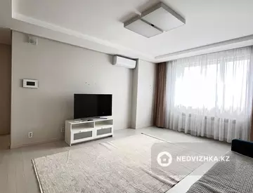 2-комнатная квартира, этаж 3 из 21, 74 м², миниатюра 3