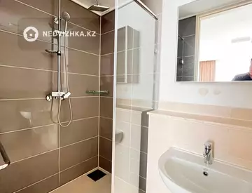 2-комнатная квартира, этаж 3 из 21, 74 м², миниатюра 6