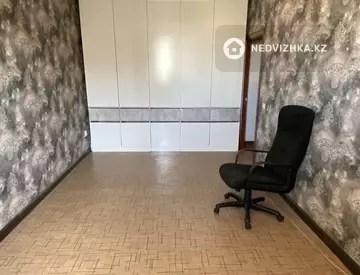2-комнатная квартира, этаж 4 из 5, 60 м², миниатюра 2