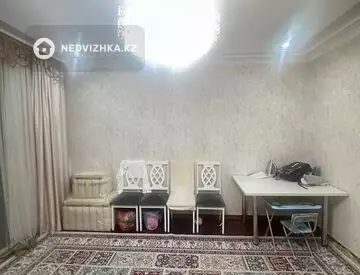 4-комнатная квартира, этаж 3 из 5, 80 м², миниатюра 2