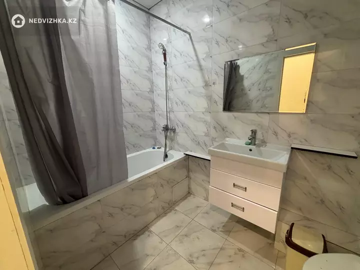 2-комнатная квартира, этаж 1 из 10, 38 м², фотография 5