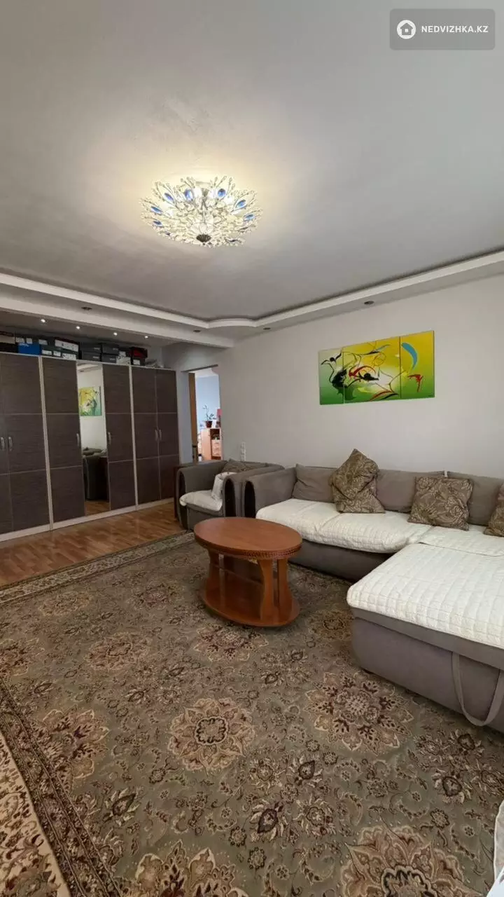 4-комнатная квартира, этаж 7 из 9, 77 м²