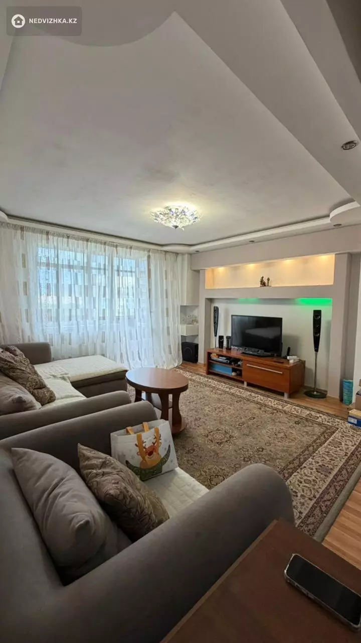 4-комнатная квартира, этаж 7 из 9, 77 м², фотография 2