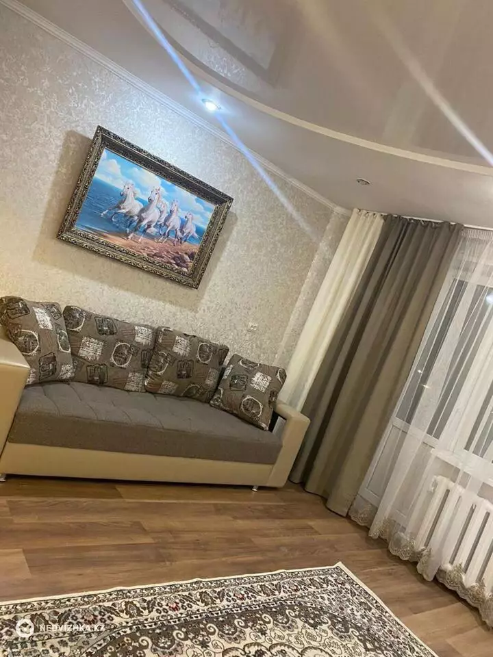 4-комнатная квартира, этаж 9 из 9, 77 м²