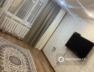 4-комнатная квартира, этаж 9 из 9, 77 м², миниатюра 2