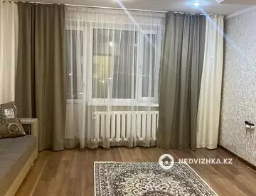 4-комнатная квартира, этаж 9 из 9, 77 м², миниатюра 3