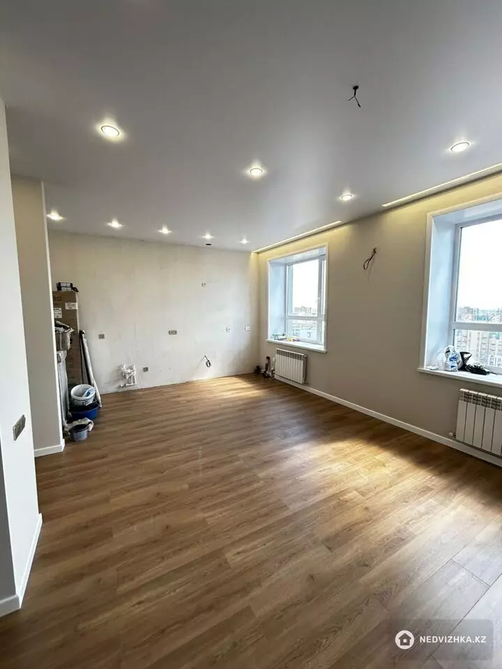 2-комнатная квартира, этаж 12 из 12, 42 м², фотография 3