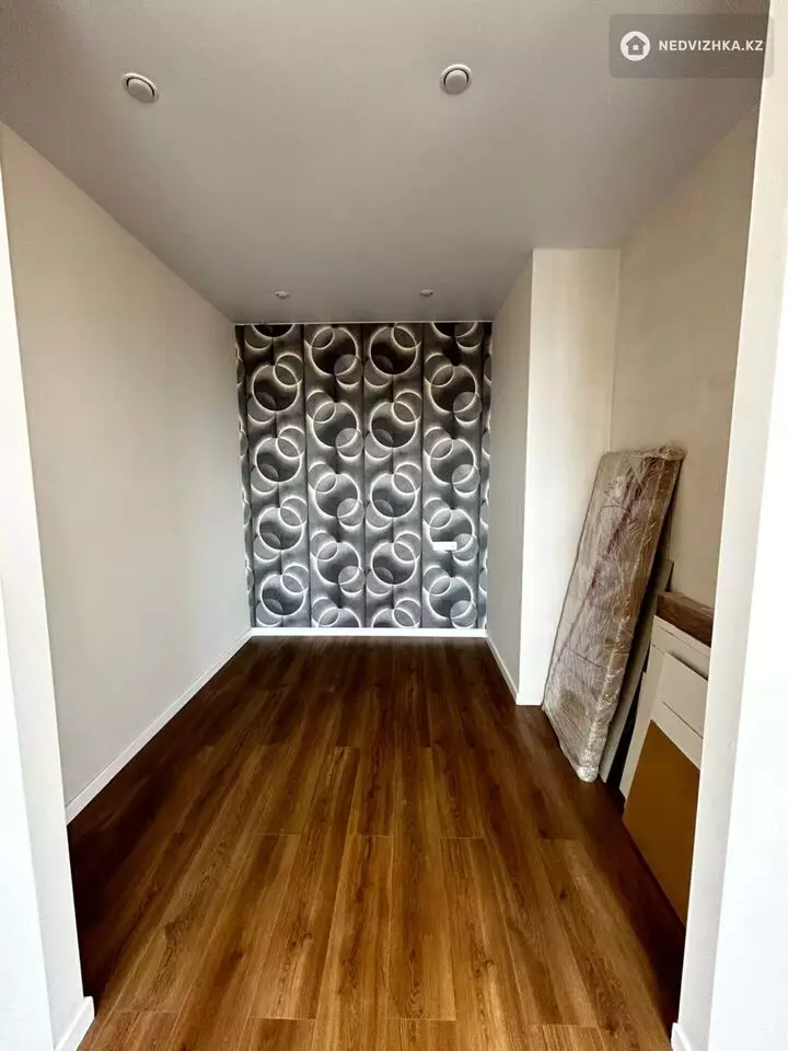 2-комнатная квартира, этаж 12 из 12, 42 м², фотография 4