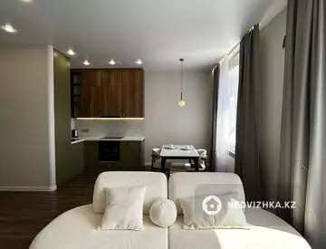 2-комнатная квартира, этаж 11 из 12, 41 м², миниатюра 2