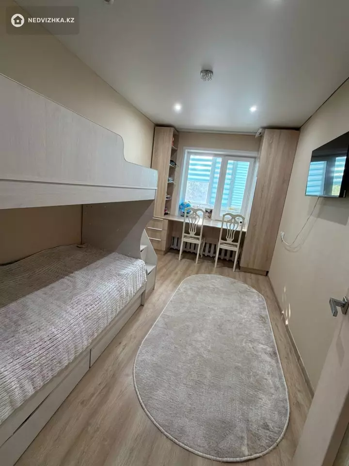 2-комнатная квартира, этаж 3 из 5, 56 м², фотография 2