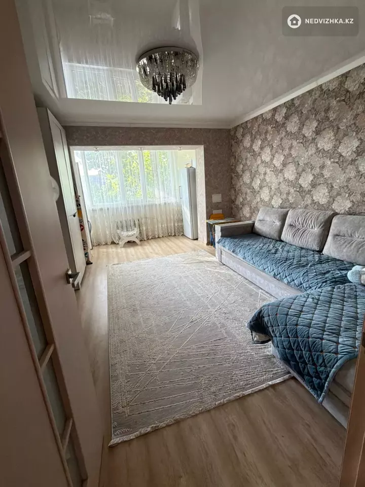 2-комнатная квартира, этаж 3 из 5, 56 м², фотография 3