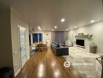 3-комнатная квартира, этаж 3 из 5, 96 м², миниатюра 1