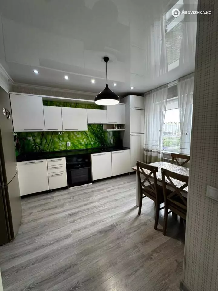 2-комнатная квартира, этаж 9 из 16, 69 м², фотография 3