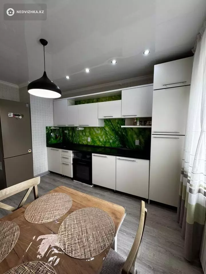 2-комнатная квартира, этаж 9 из 16, 69 м², фотография 2