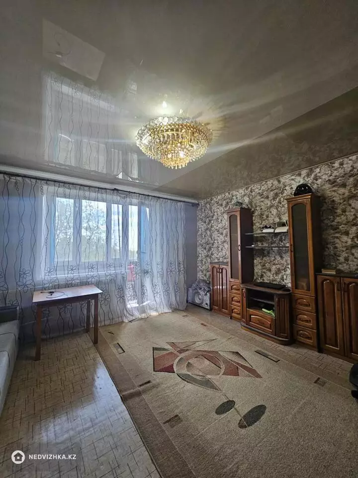 2-комнатная квартира, этаж 3 из 9, 54 м², фотография 2
