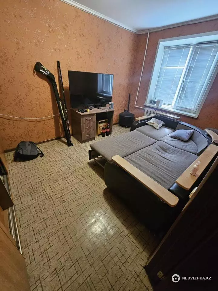 2-комнатная квартира, этаж 3 из 9, 54 м², фотография 3