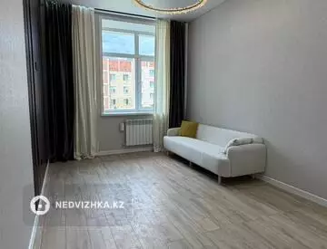 2-комнатная квартира, этаж 6 из 10, 43 м², миниатюра 3