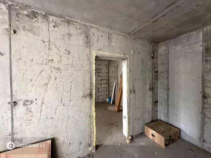 1-комнатная квартира, этаж 3 из 9, 44 м², фотография 2