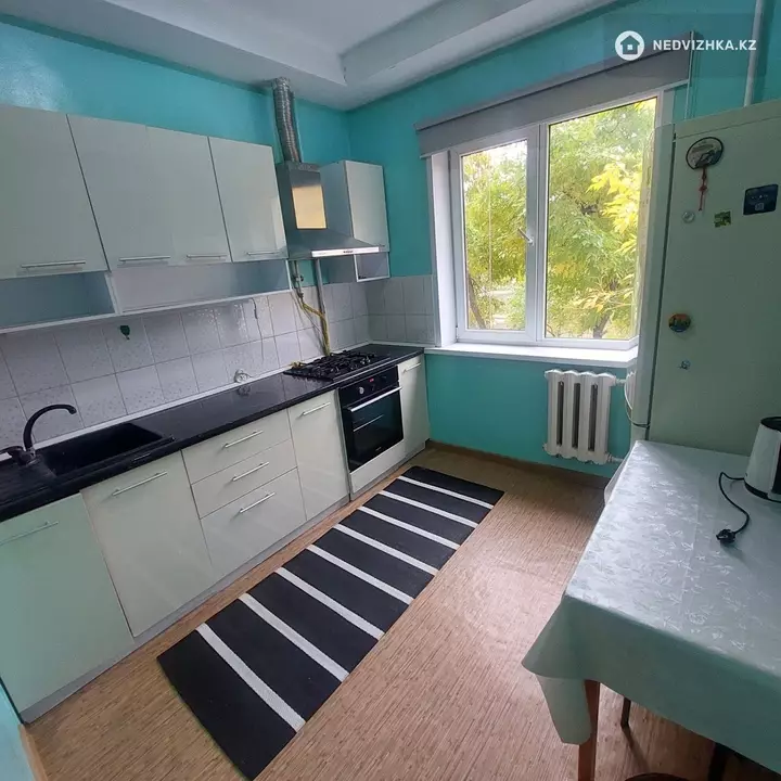 1-комнатная квартира, этаж 2 из 8, 42 м², Посуточно, фотография 5